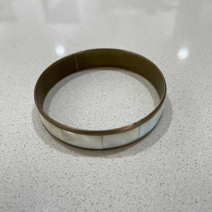 Shell inlay bangle - detail view | Travel & Tide
