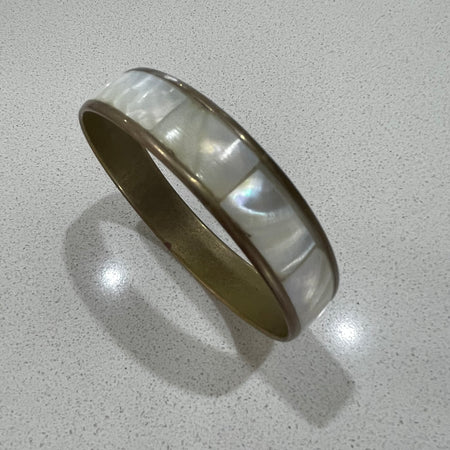 Shell inlay bangle | coastal lifestyle Australia | Travel & Tide