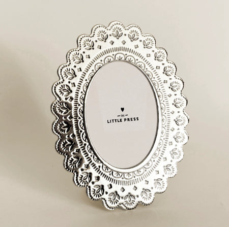 Oval Faux-tin frame | coastal lifestyle Australia | Travel & Tide