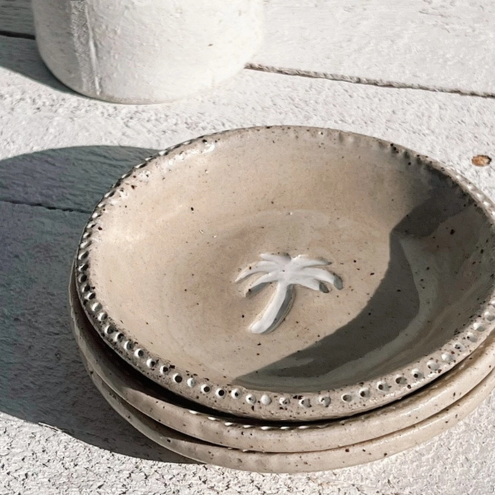 Soleil Medium Palm Flat Bowl - detail view | Travel & Tide