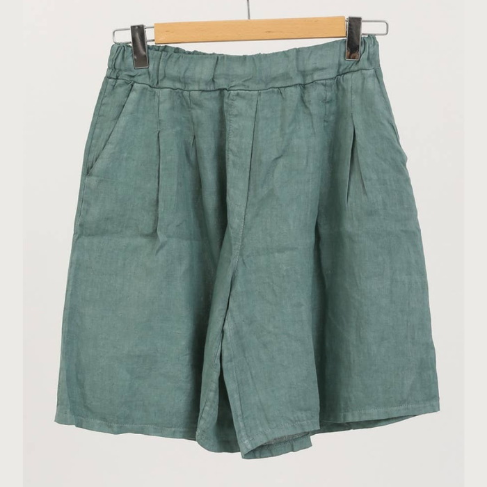 100% linen wide-leg Bermuda shorts in duck green with front pleats and patch pockets on hanger
